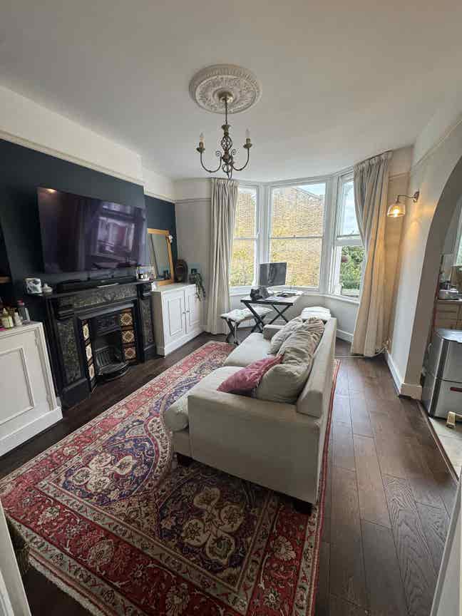 Beautiful Whole 2 Bed Flat - Clapham Main Photo