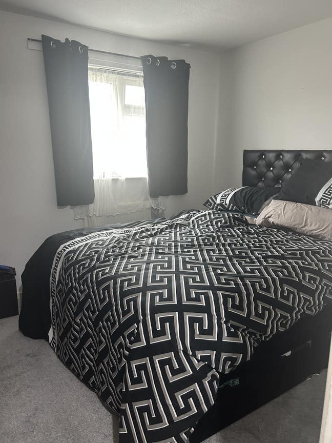 Spacious Double Room with  En- suite, Modern house Main Photo