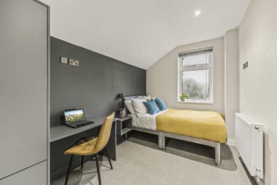 Fantastic Studio Room - Mayors Walk PE3 Main Photo