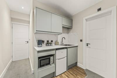 Fantastic Studio Room - Mayors Walk PE3 Main Photo
