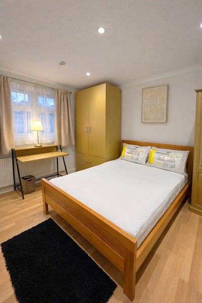 Spacious Ground Floor zen-Suite Bathroom Main Photo