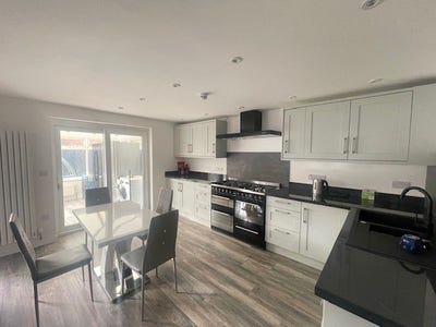 1 Single room for rent Main Photo