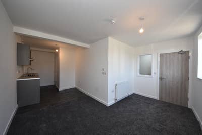 Bills Included-Studio Apartment- Couples Allowed Main Photo