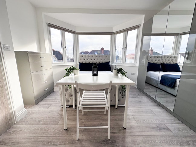 🏡 2 Modern Double Ensuite Rooms in Dollis Hill  Main Photo