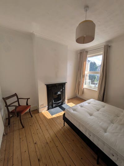 Lovely Room, Pretty Victorian Terrace, Upton Park Main Photo