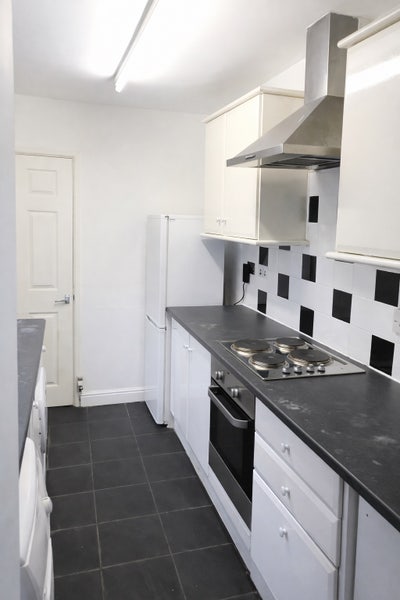 Muskham Street NG2 2HB Main Photo