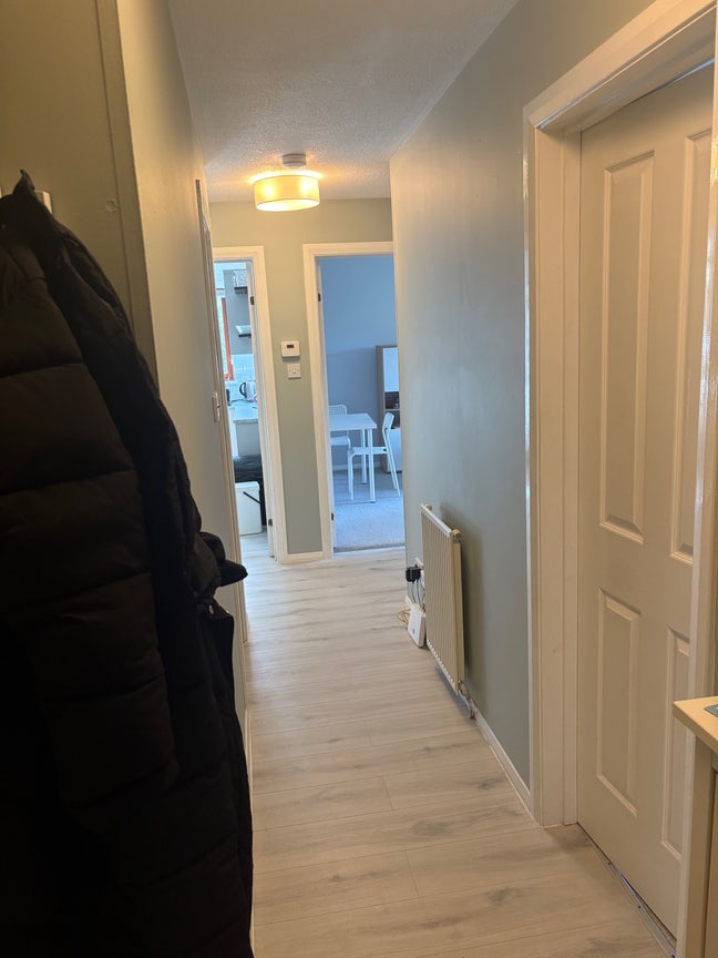 Room available to sublet in June (approx 6 weeks) Main Photo