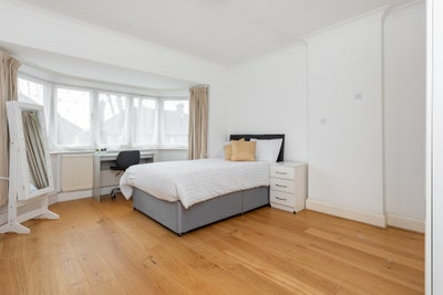 **Large Cosey Double Room In Acton ** Main Photo