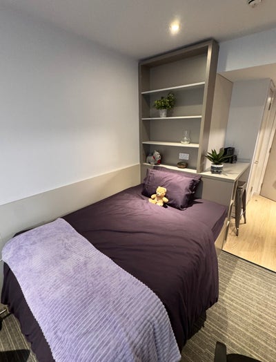 Clean and Close from City Center Main Photo