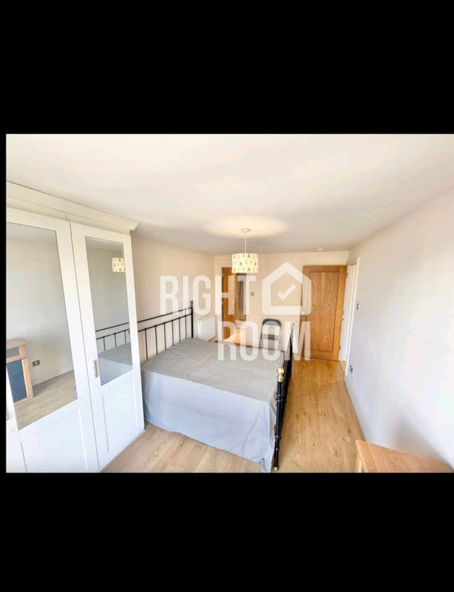 Huge Ensuite & RMs, Canary Wharf, Studley, E14☎️MJ Main Photo