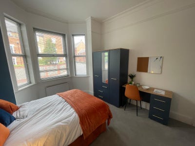 4 Outstanding rooms in IP4 Available NOW! Main Photo