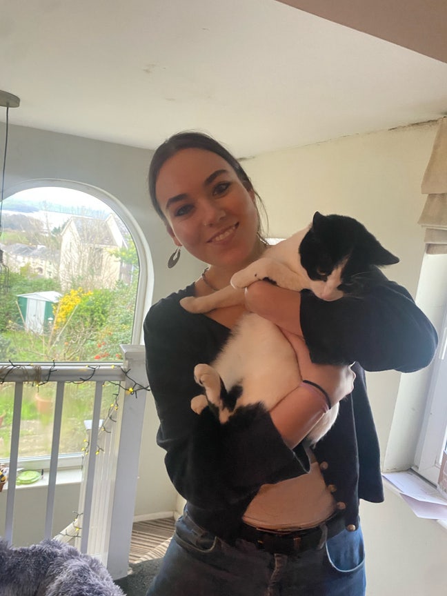 Looking for a room in East London! Main Photo