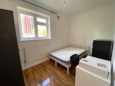 Double Room in Nine Elms – AV. from May 1st Main Photo