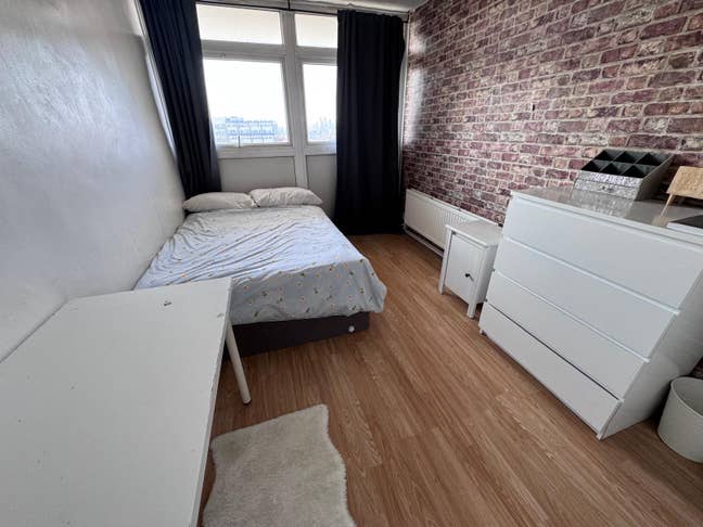 Large Single in Surrey Quays/Bermondsey  Main Photo