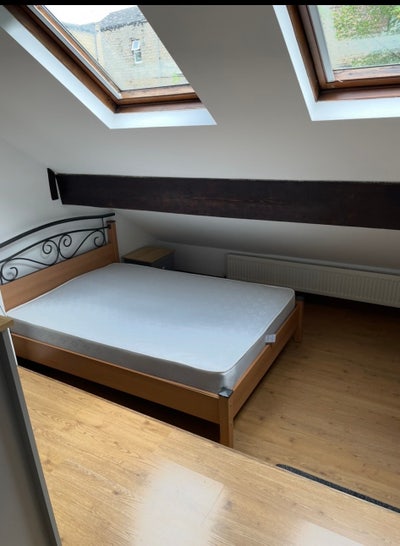 1 Room Available Main Photo