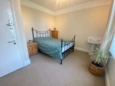 Incredible Property With Large Rooms - London Rd Main Photo