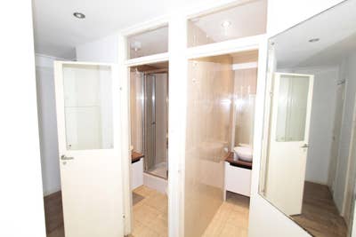 Large Room - Aldgate - E1 - 3BHK 2 Bathrooms!! Main Photo