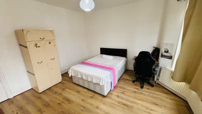 Master Double Room to Let in Manor Park Main Photo