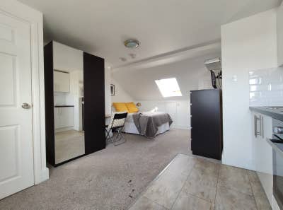 Double Ensuite with Kitchenette Main Photo