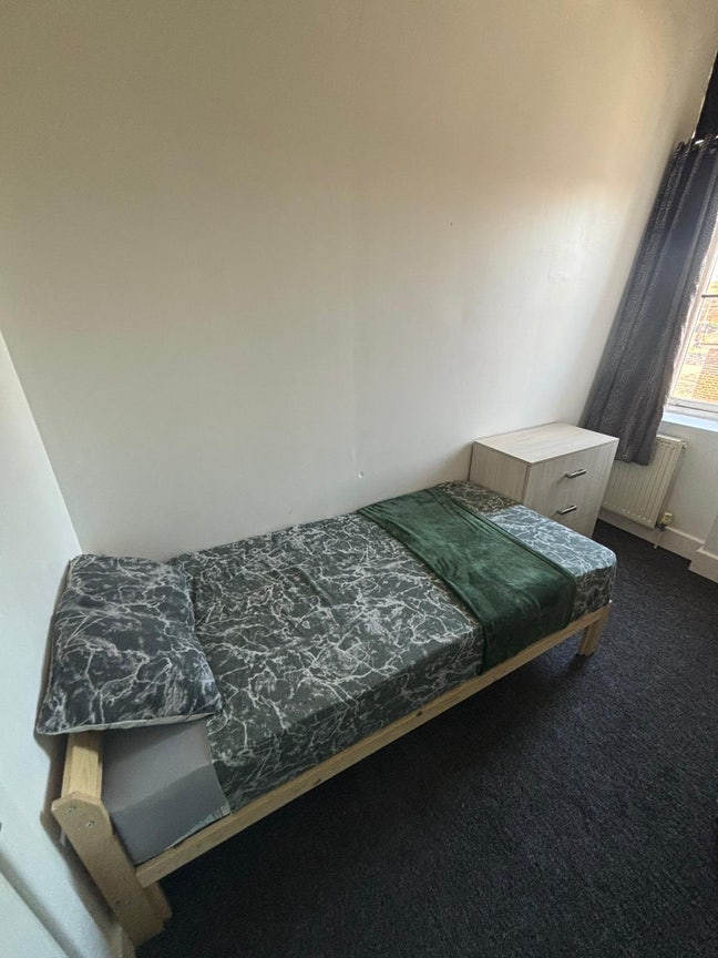 ✨ 🛏️ Single Room to Let in- Willesden Junction   Main Photo