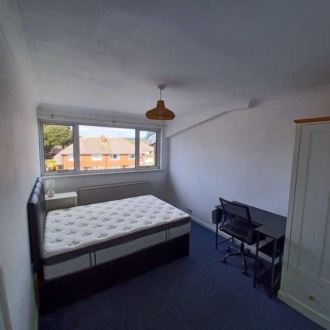 Lovely double room with park view and gym Main Photo