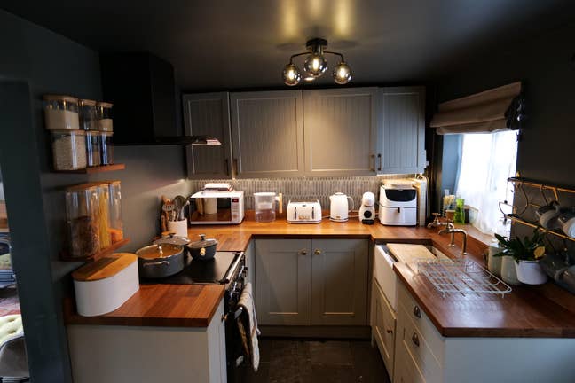 Charming 2-Bed Cottage in Hitchin – Lease Takeover Main Photo