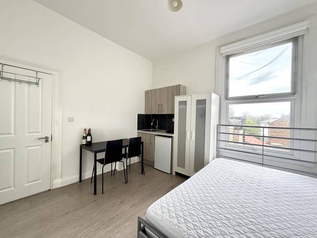 All bill included, Studio Flat in Finchley central Main Photo