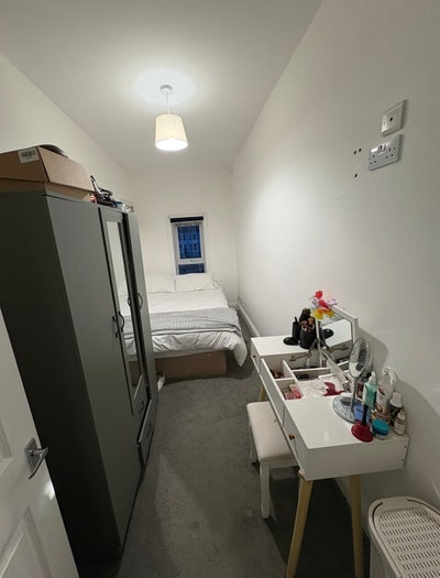 Double room to rent on the Hoe Main Photo