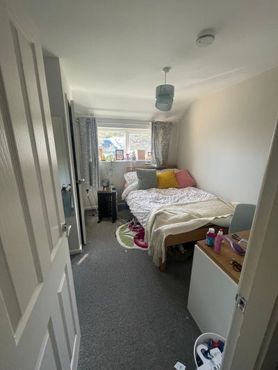 1 double bedroom for rent in 4 bed house Main Photo