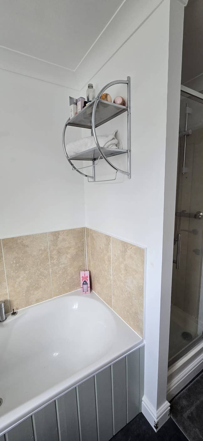 Beautiful Double Room in a Spacious House Main Photo