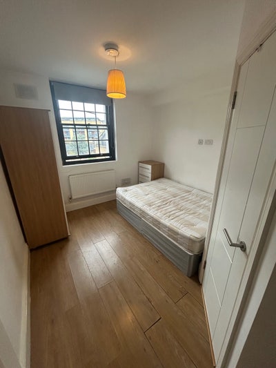 Ensuite | &pound;950!!! | All Bills | Canary Wharf Main Photo
