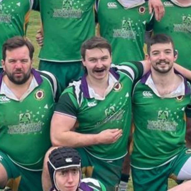 Looking for a room or a one bed flat! Main Photo