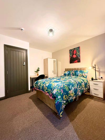 All females Modern En-Suite Room Near MRI & Uni  Main Photo