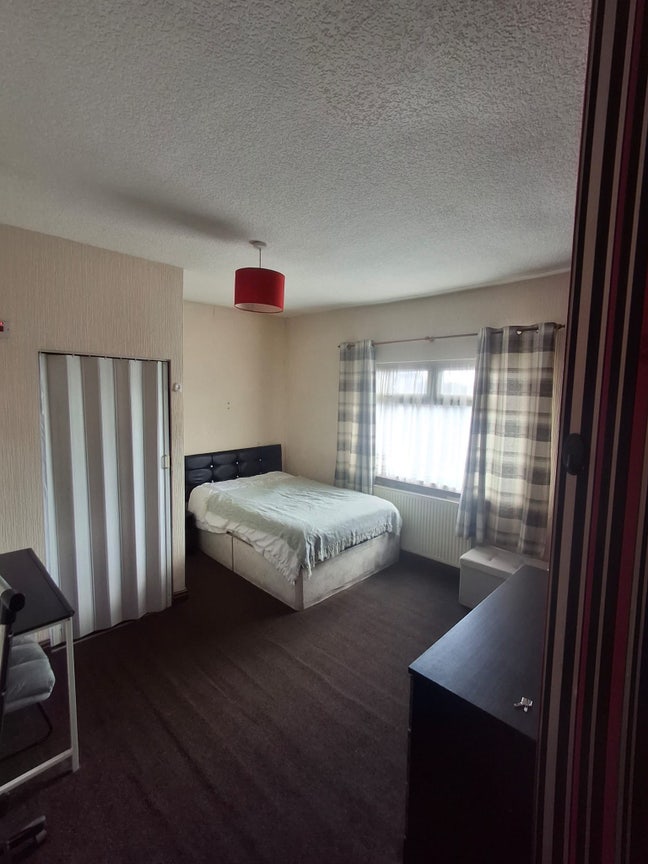 Spacious ensuite double room - Sculcoates Lane Main Photo