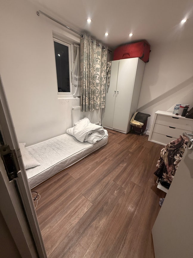 Single Person Room For Rent in Neasden Main Photo