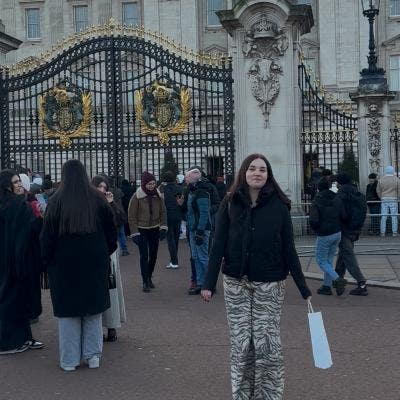 hi just looking for accommodation for a month... Main Photo