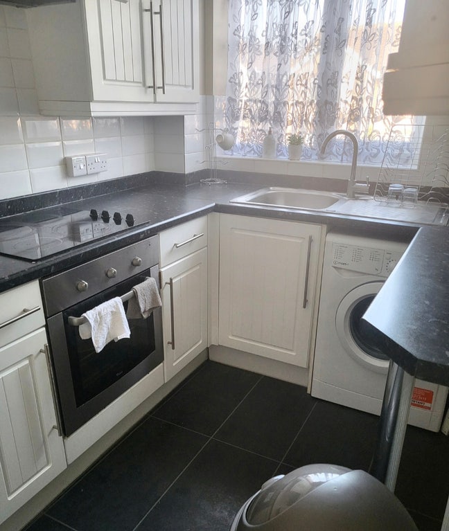 One bedroom house in chatham to rent  Main Photo