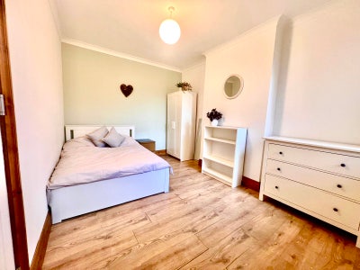 Beautiful big double, Central Chester Main Photo
