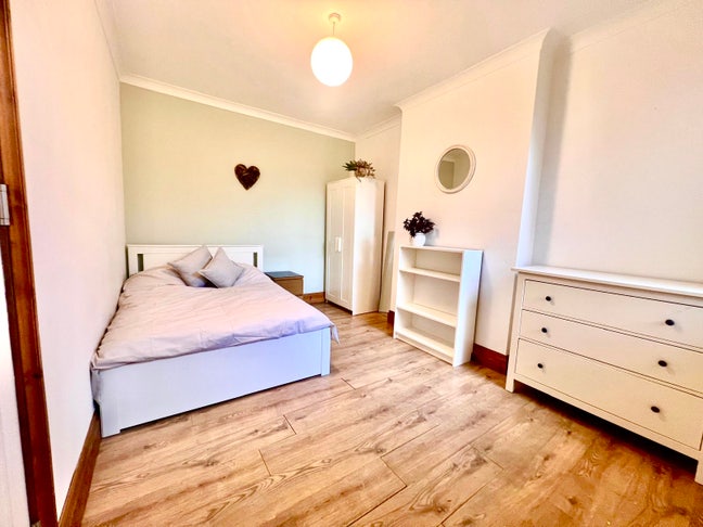 Beautiful big double, Central Chester Main Photo