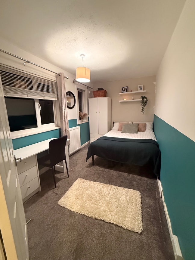 Double room in house share Main Photo