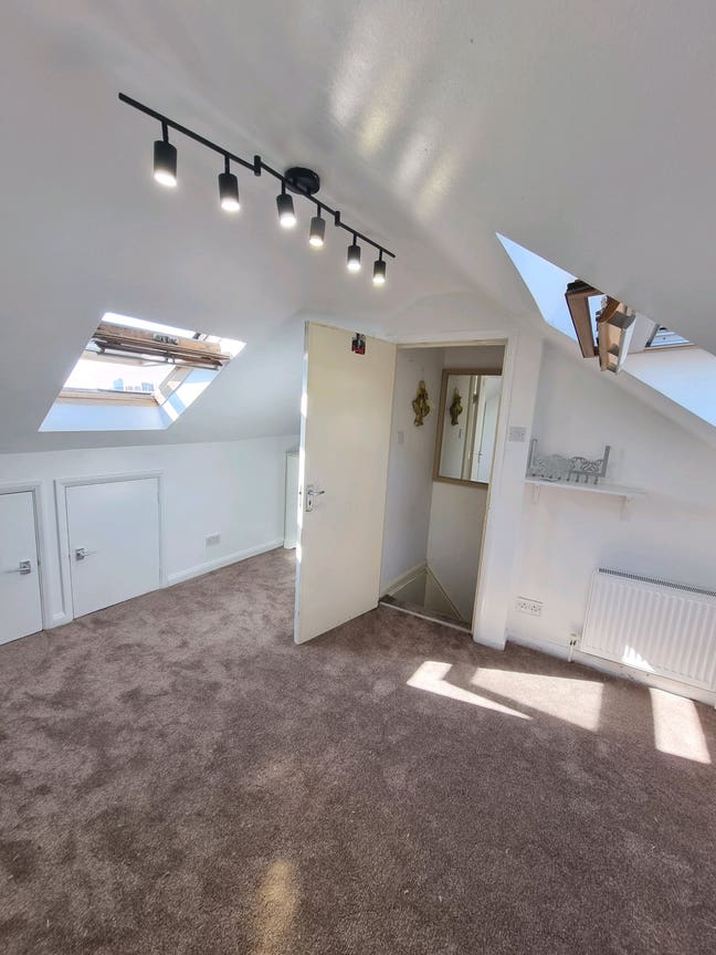 Ensuit double room in Walthamstow  Main Photo