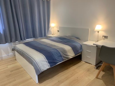 New furnished double bedroom in GU1 Main Photo