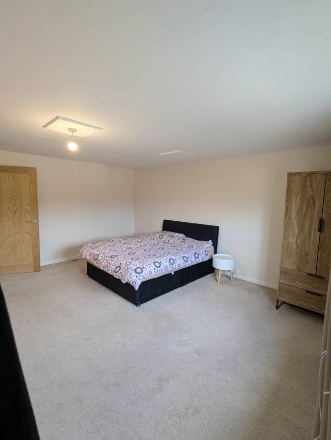 Large Double Bedroom for Rent – South Cerney Main Photo