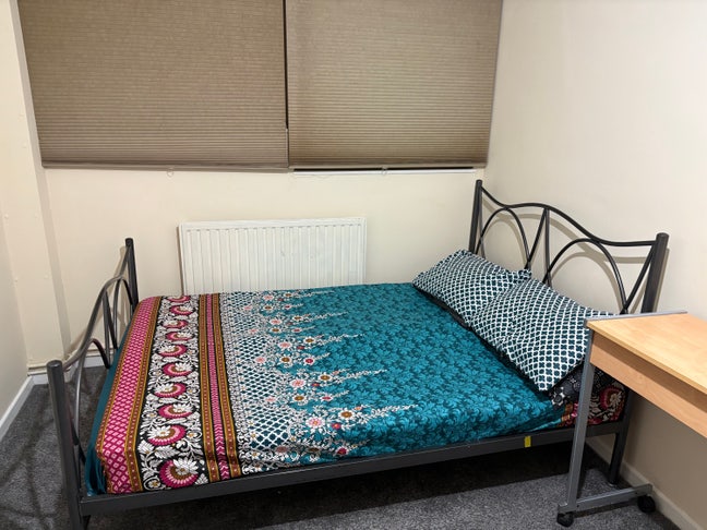 Bedroom Available for rent ( Bills inc ) Main Photo