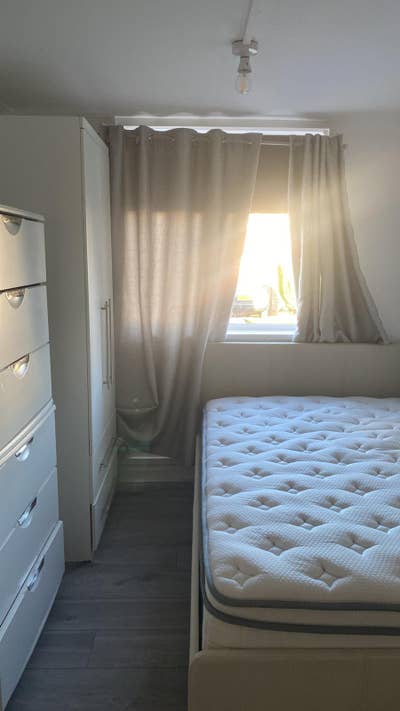 Double ensuite, walk 5 mins to town  Main Photo