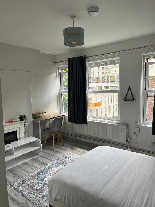 🏡 Master Room E1 – Available from May 📅 Main Photo