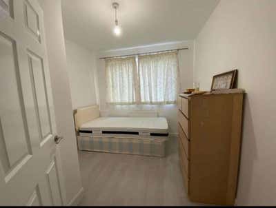 One semi-double room is available in Barking  Main Photo