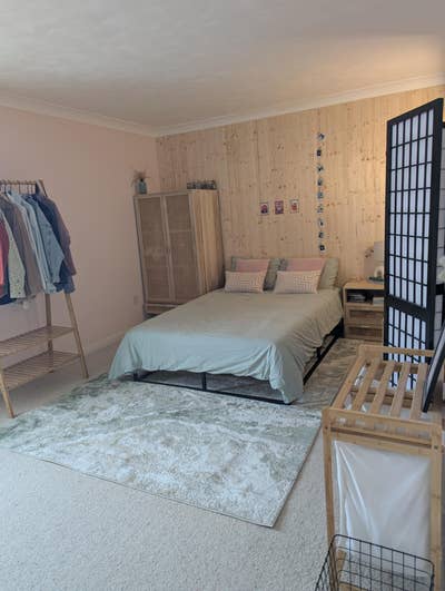 Double bedroom & private lounge by sea Main Photo