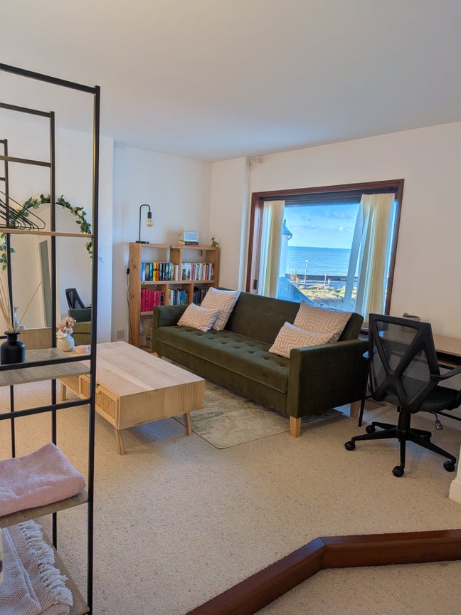 Double bedroom with ensuite by the sea Main Photo