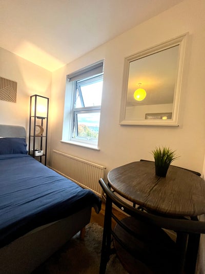 Bright airy top view double Camden Kings Cross Main Photo